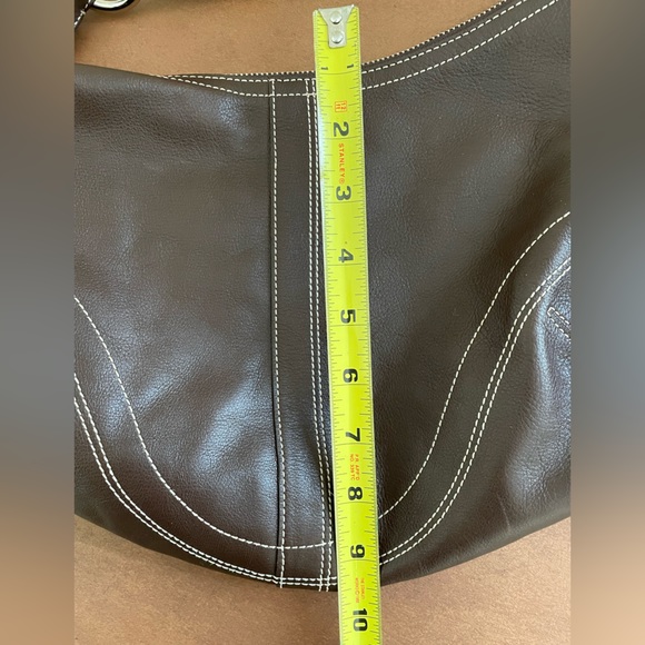 Coach EUC zipper top u moon shape shoulder handbag in chocolate brown - Picture 12 of 12